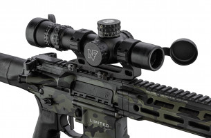 Photo DDV7183NF-10 Daniel Defense DDM4 V7 Pro Dark Aces 5.56 semi-automatic rifle + Night Force NX8 1-8x24 scope - Limited Edition